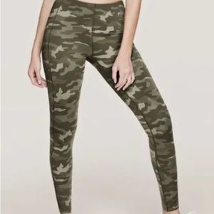 Victoria's Secret Pink Active Ultimate High Waist 7/8 Ankle Legging